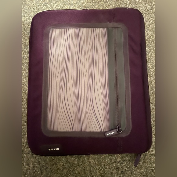 Belkin Tablet Zippered Case, deep plum color.  This case was lightly use… - Picture 1 of 5